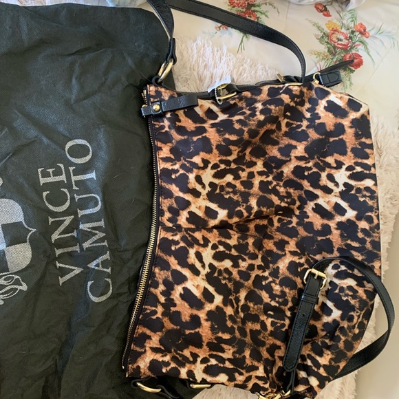 Vince Camuto Convertible Backpack to Shoulder Tote NWT - Picture 4 of 7